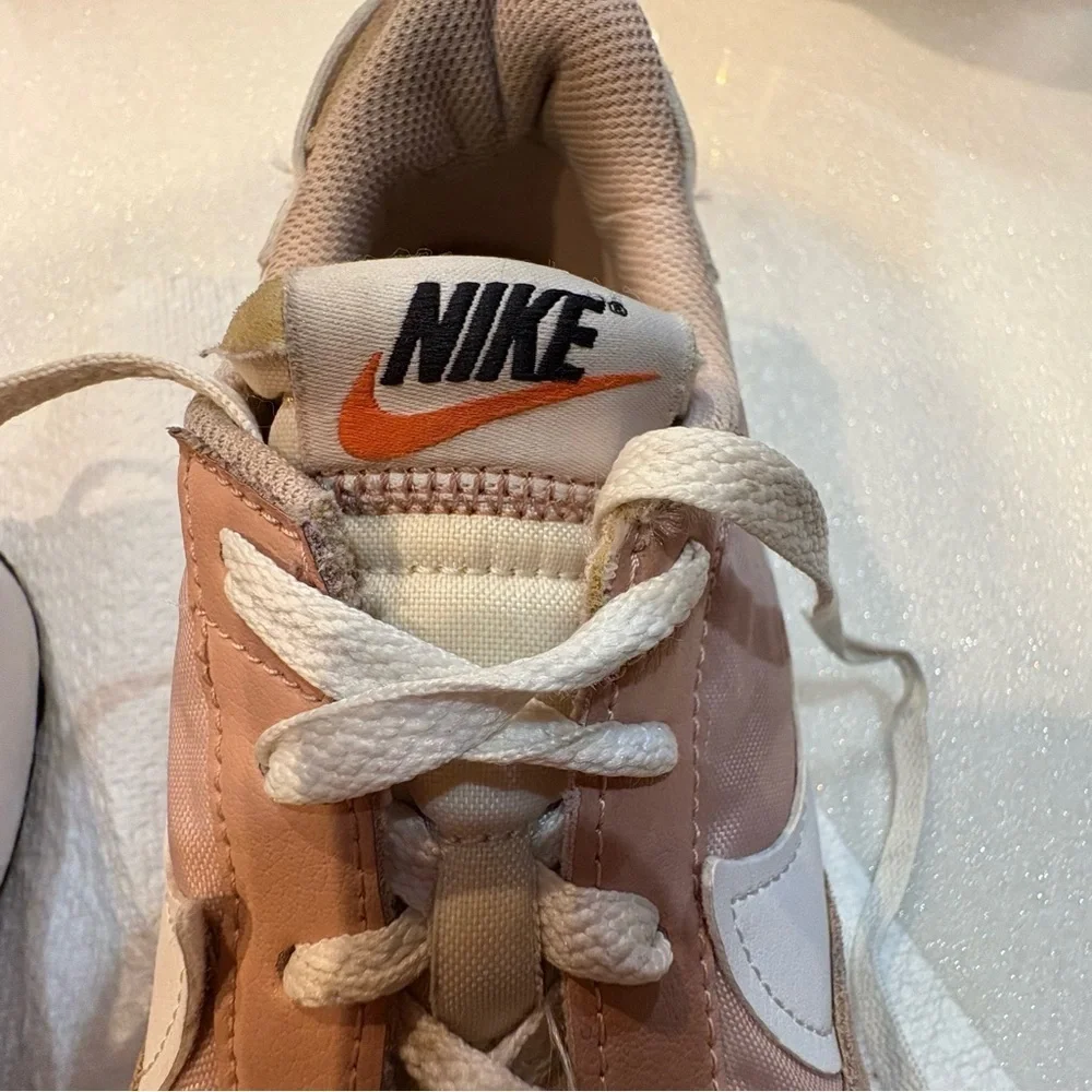Nike ‘Waffle Debut’ Athletic Sneakers Pink White Swoosh